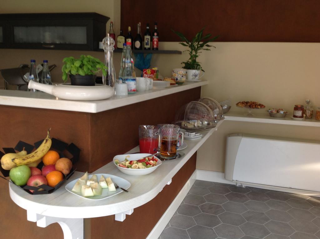 B&B Villa Dei Pini Канобио Екстериор снимка