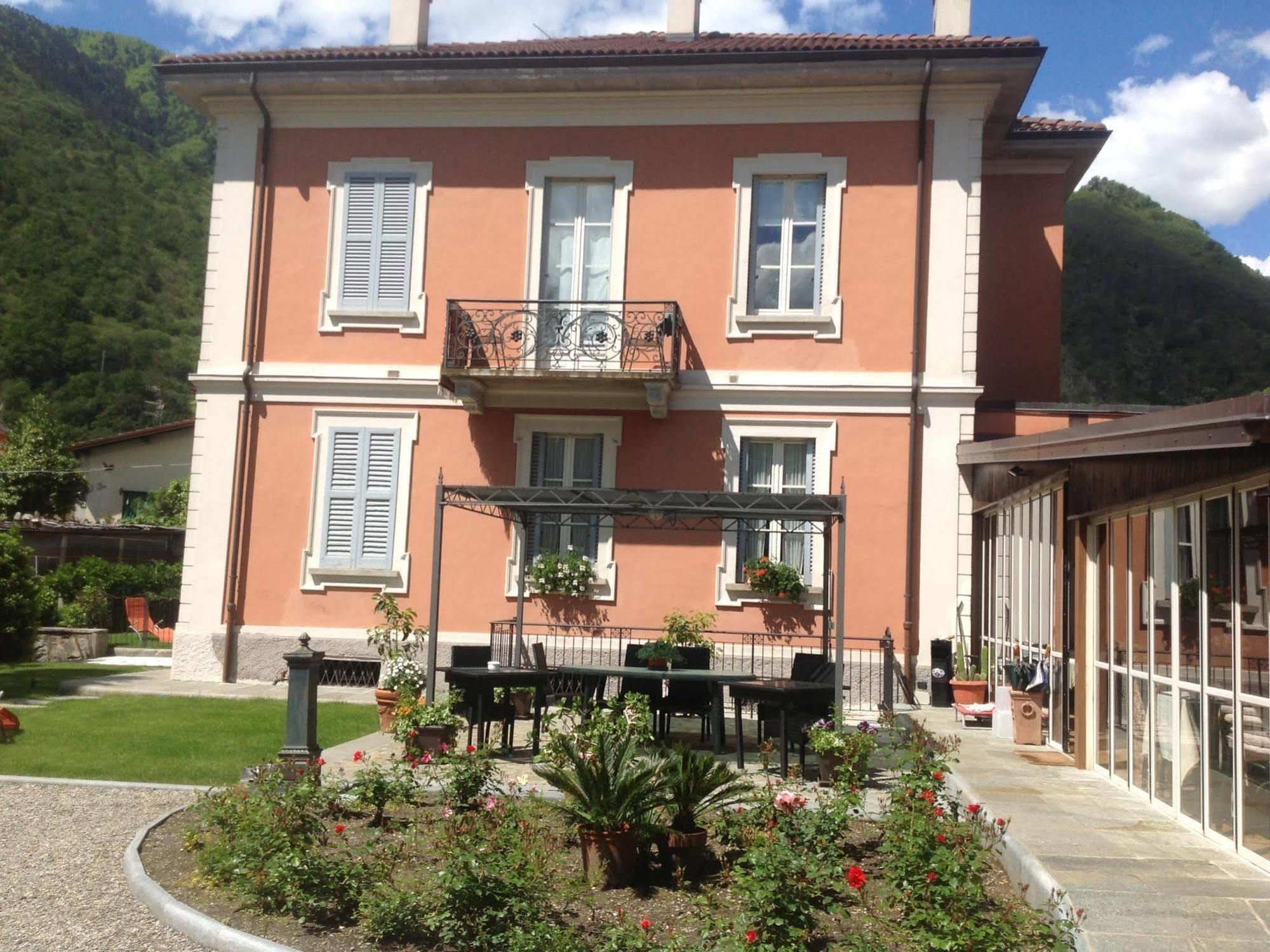 B&B Villa Dei Pini Канобио Екстериор снимка