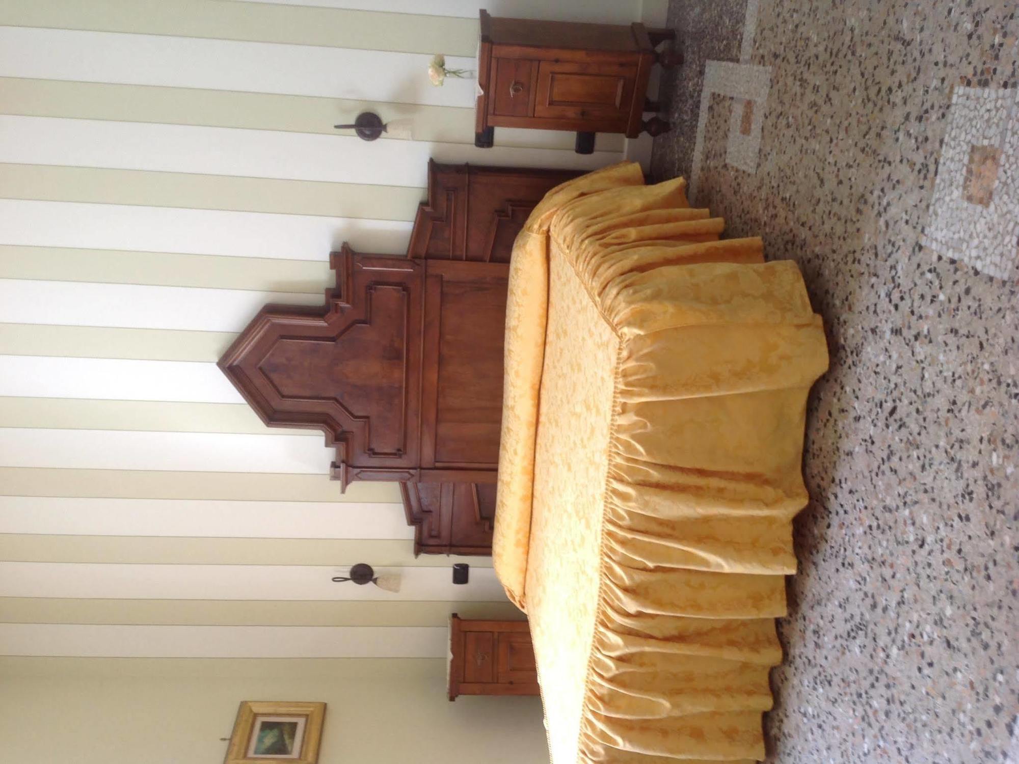 B&B Villa Dei Pini Канобио Екстериор снимка