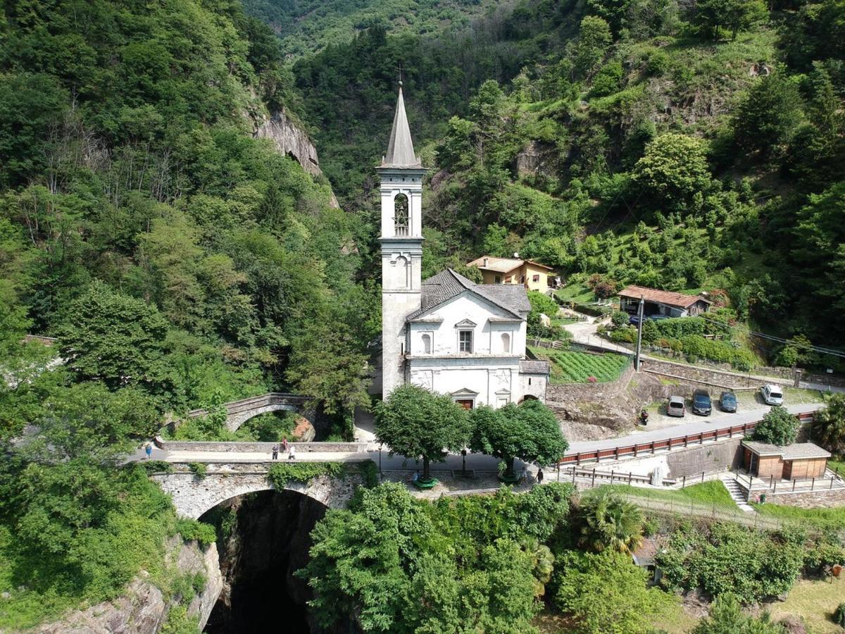 B&B Villa Dei Pini Канобио Екстериор снимка